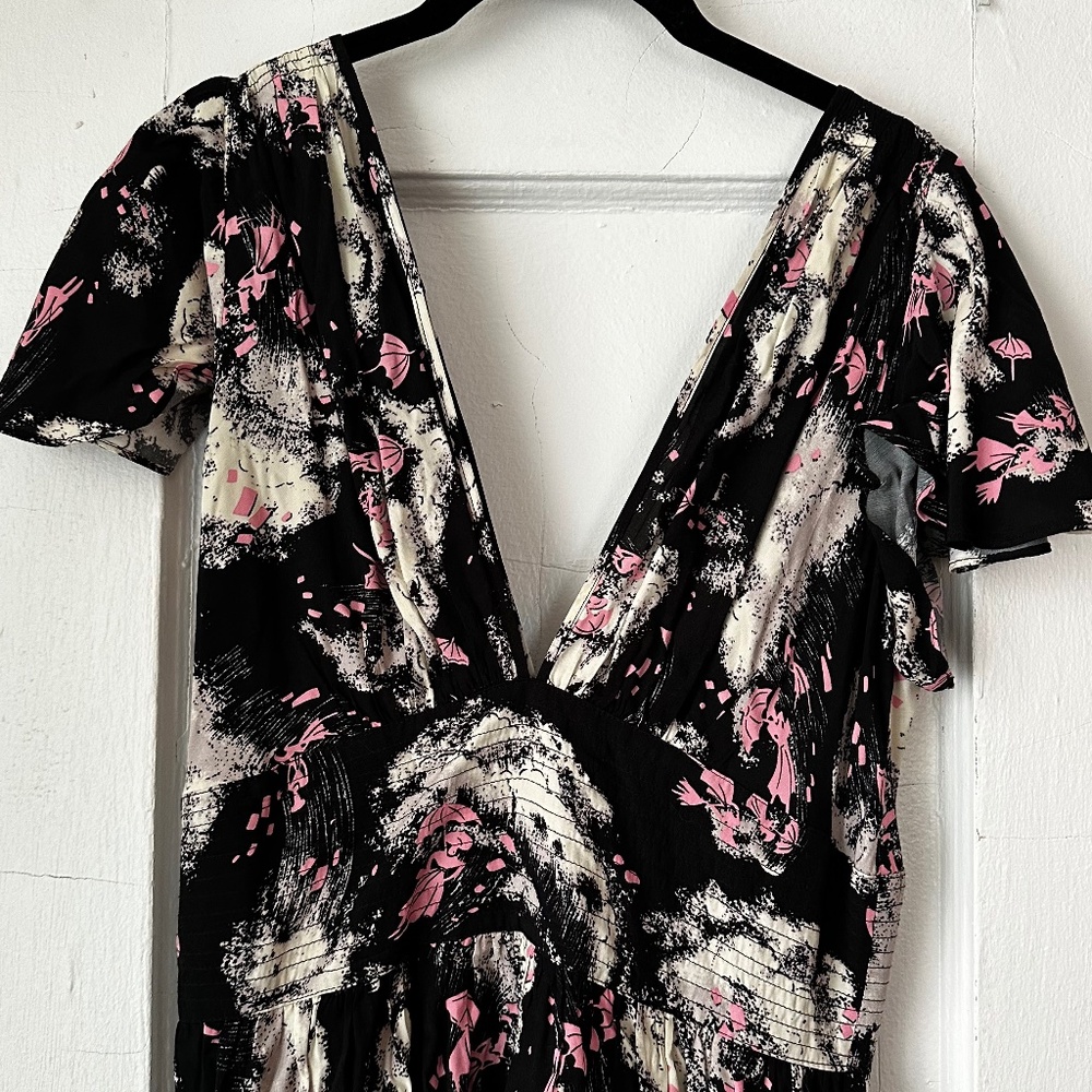 Trashy Diva Deep Cut Camilla Hurricane Ladies Dress Size 10 EUC